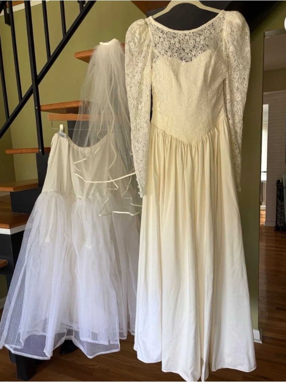 Vintage Laura Ashley Lace Long-Sleeve Ivory Wedding Dress with Veil